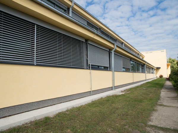 Gymnázium Ivana Krasku, exteriérové žalúzie, Rimavská Sobota